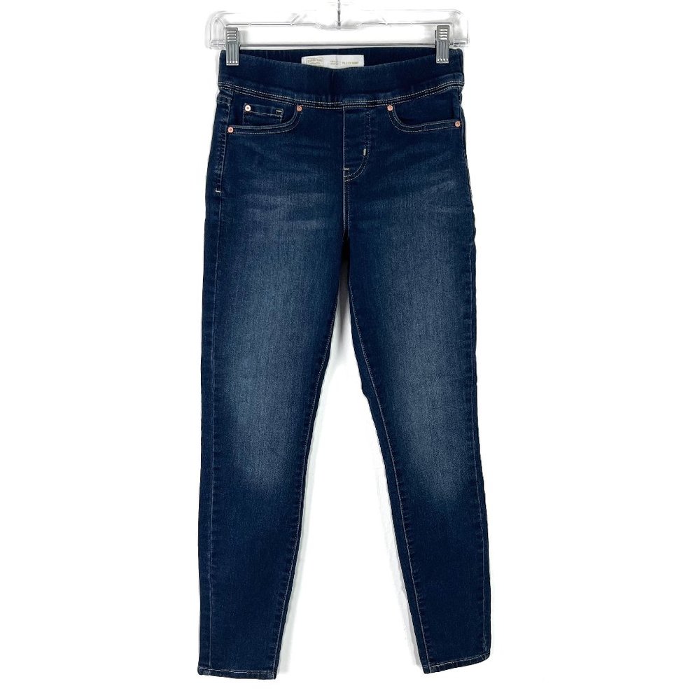 Signature by Levi Strauss Totally Shaping Pull On Skinny Jeans Pockets 26 EUC